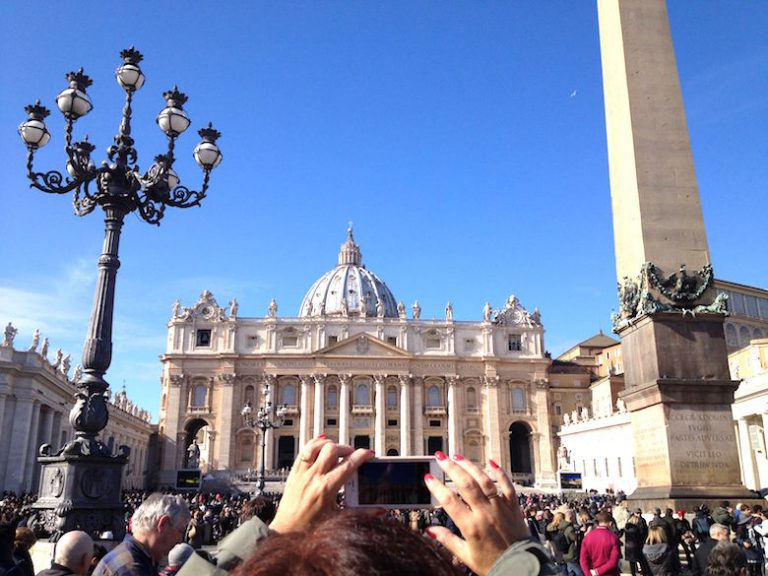 how-to-get-easter-mass-vatican-tickets