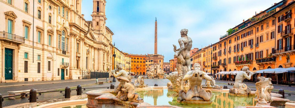 piazza navona with fontata del moro without crowd
