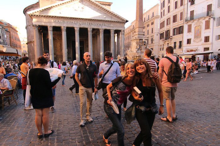 Guides outside the Pantheon