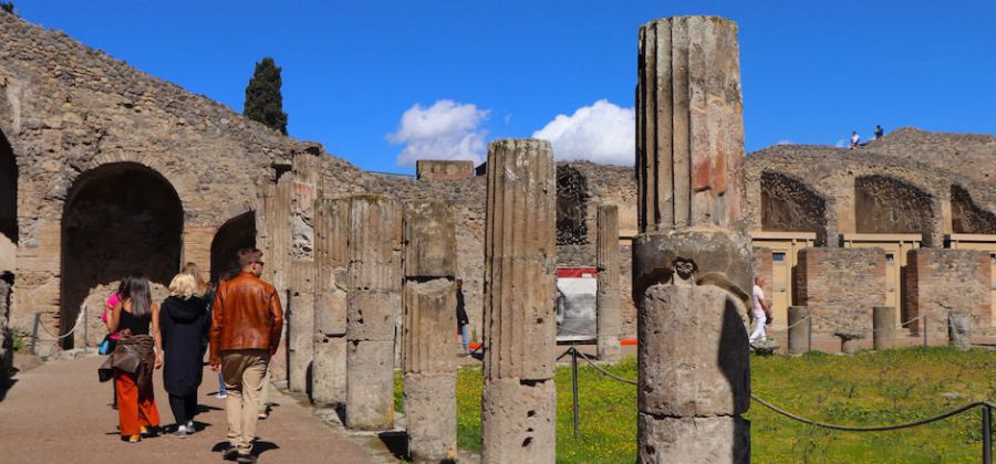 tourist office pompeii