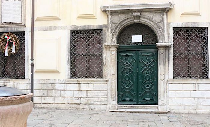 the roman guy Jewish Ghetto in Venice  secret synagogue