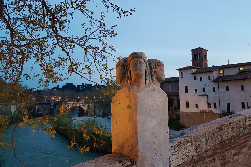 Tiber Island Ponte Fabricious - Rome's Top Monuments and Attractions